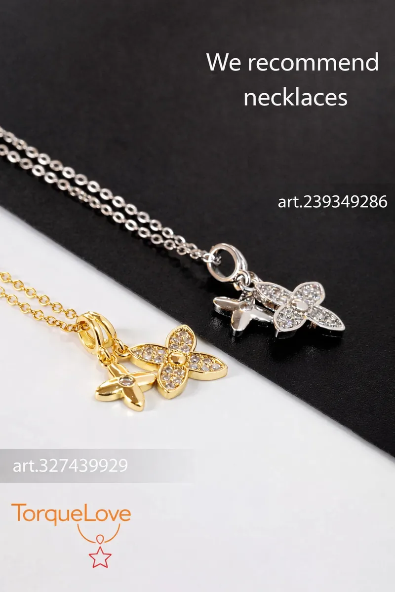 Necklace with clover pendant